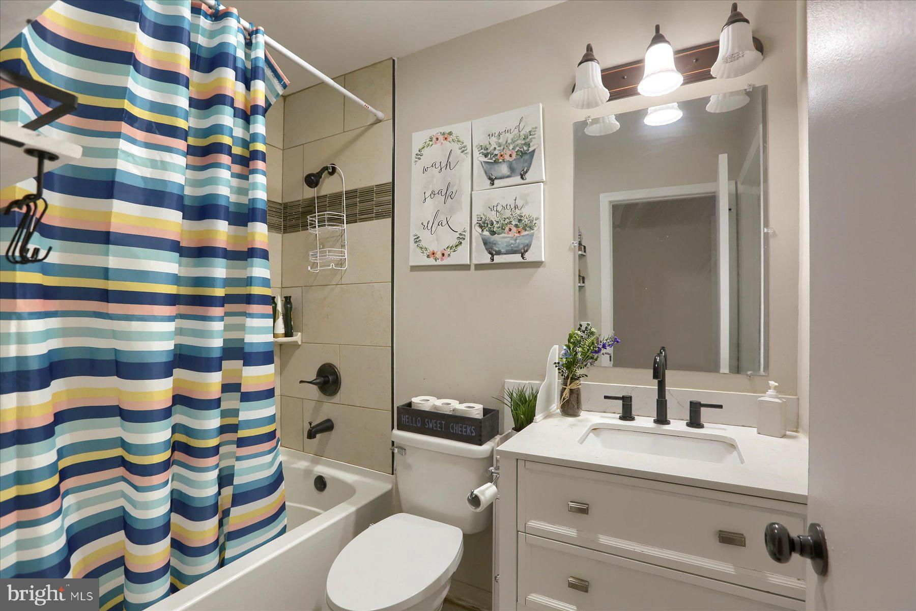2009 Rock Fall Road Harrisburg, PA 17110 - Photo 17 of 37 Main Bathroom