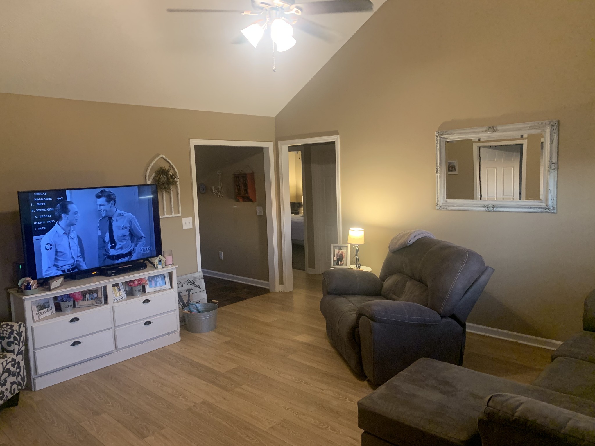 326 Meadows Road Portland, TN 37148 - Photo 3 of 39 a living room with furniture