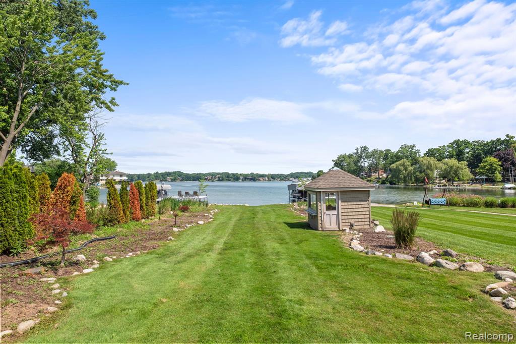 2380 Walnut Lake Road West Bloomfield, MI 48323 - Photo 31 of 40