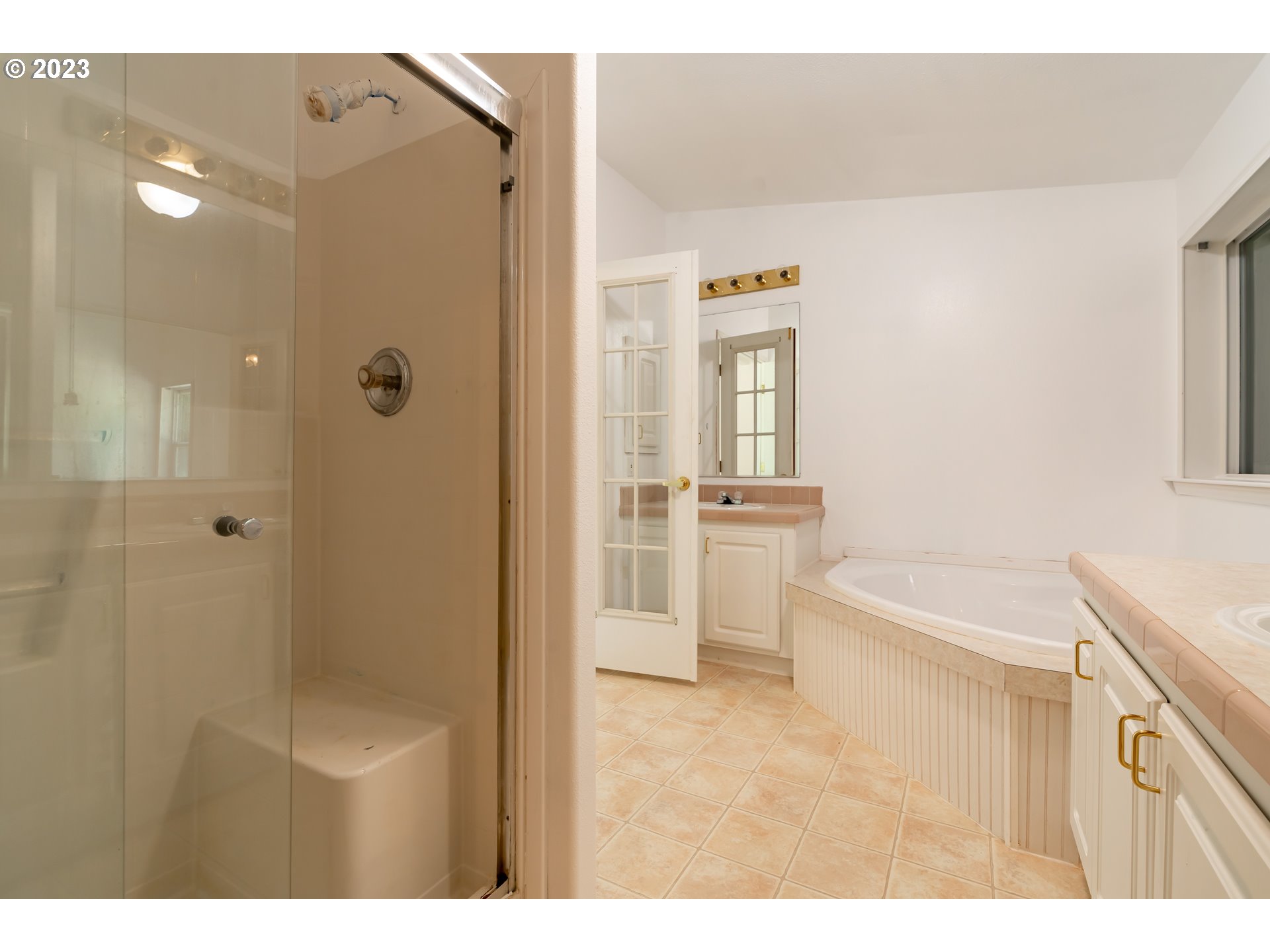60929 Highway 26 Sandy, OR 97055 - Photo 27 of 38 a bathroom with a sink a toilet and shower