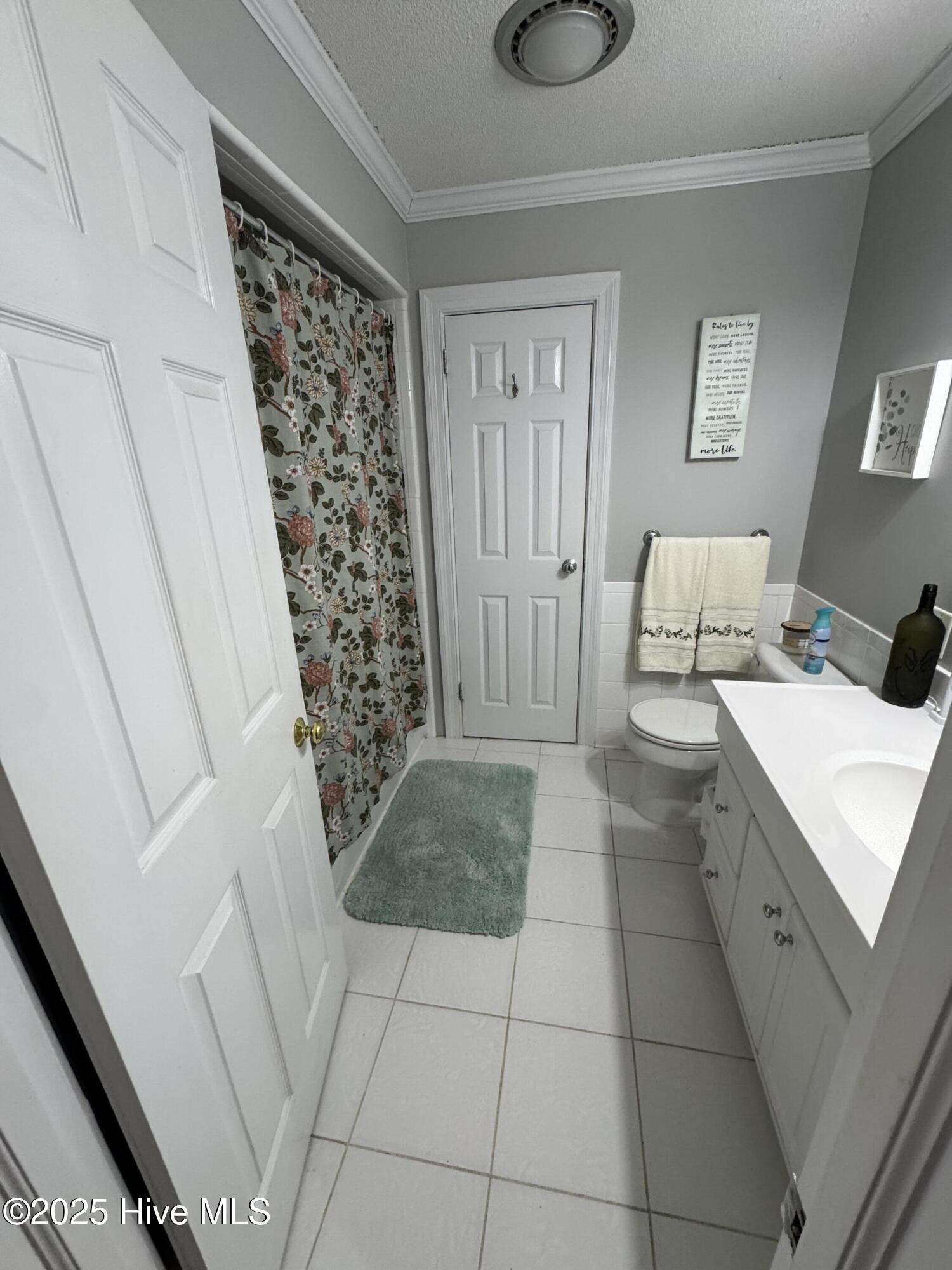 1304 Colonial Avenue Northwest Wilson, NC 27896 - Photo 14 of 20 Hall Bath
