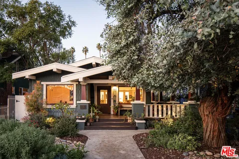 $1,249,000 | 2321 West 31st Street, Los Angeles, CA 90018