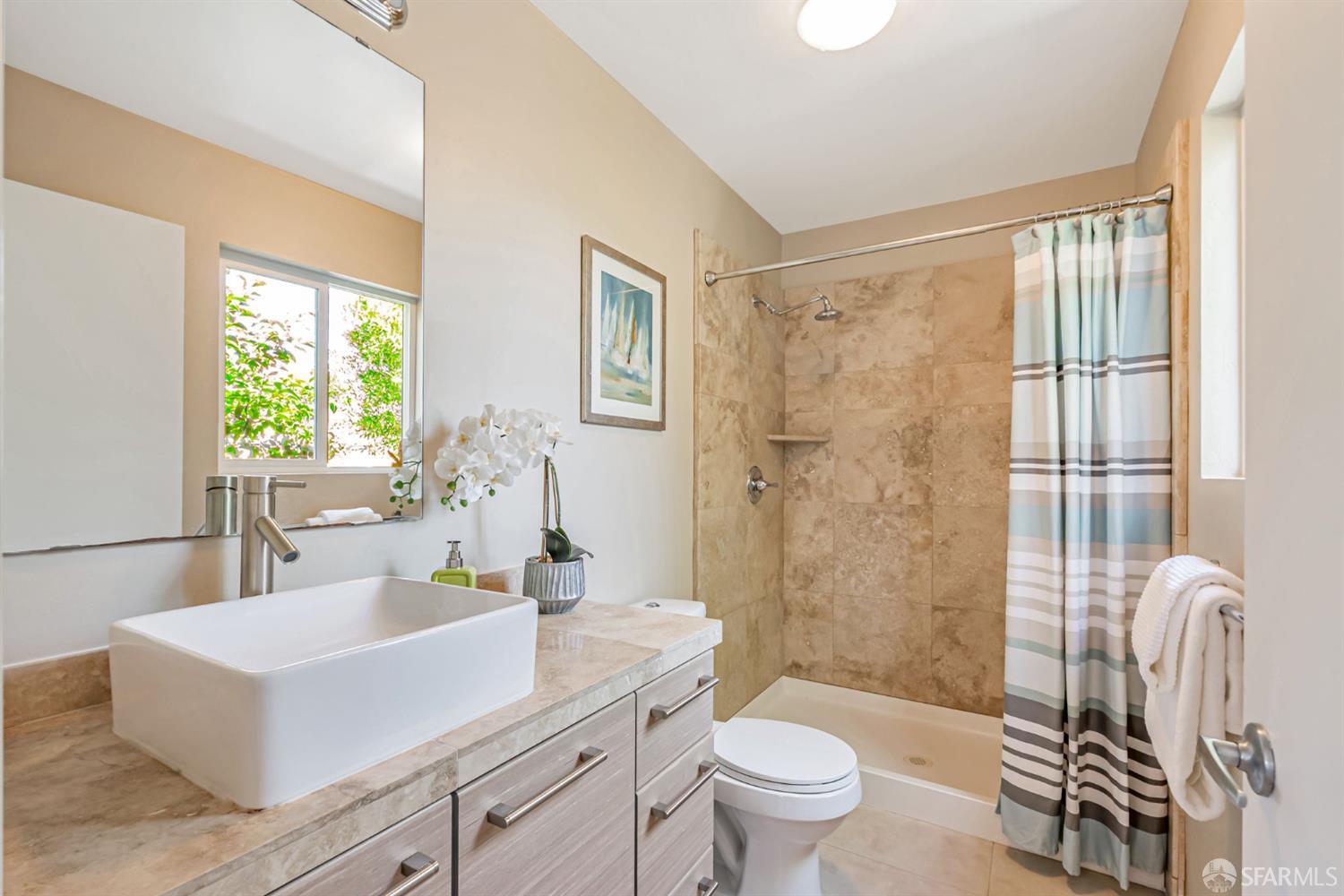 1028 55th Street Oakland, CA 94608 - Photo 27 of 55 Upper Floor Primary Suite Bath 1