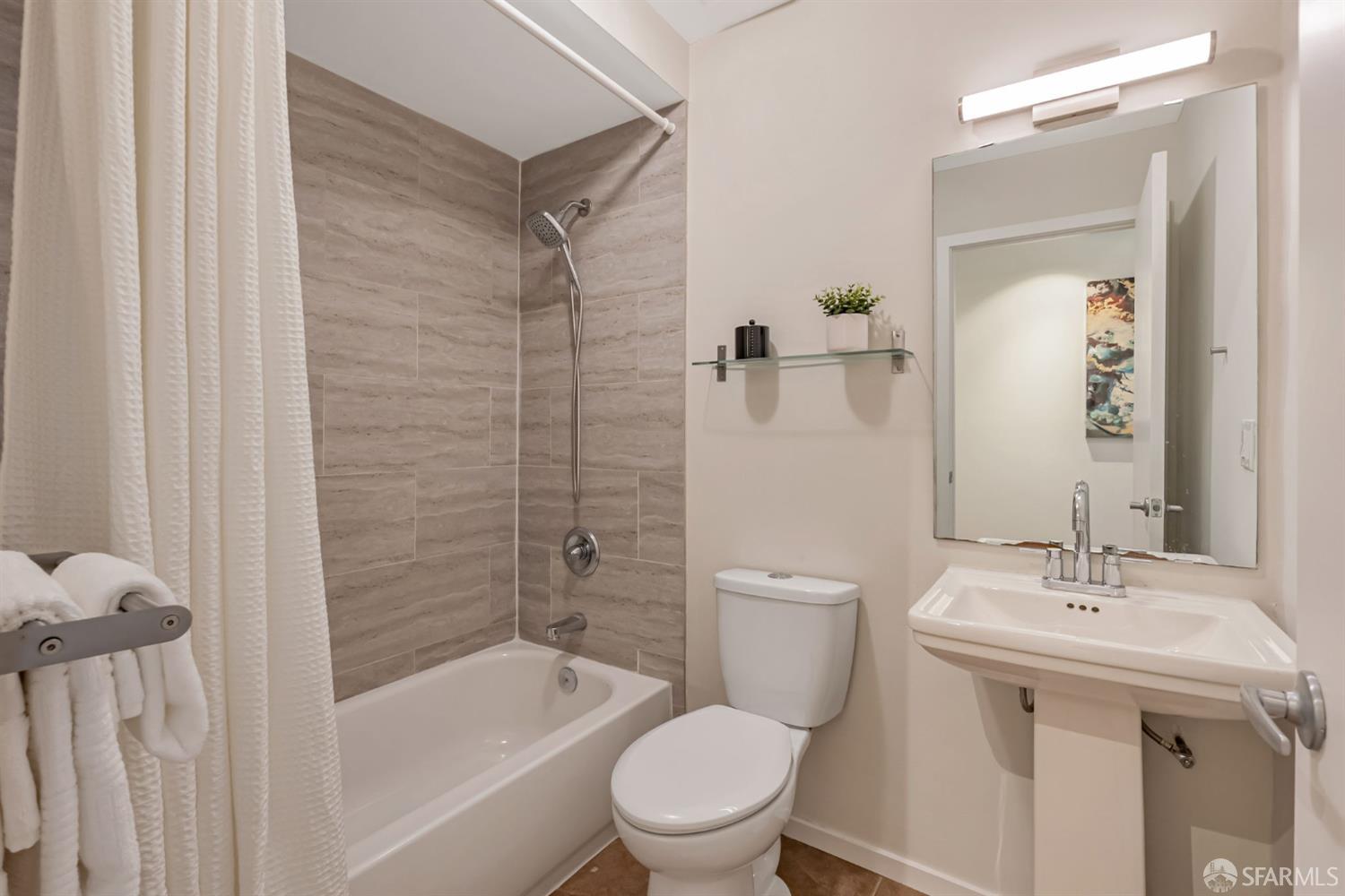 1028 55th Street Oakland, CA 94608 - Photo 30 of 55 Main Floor Bath 4