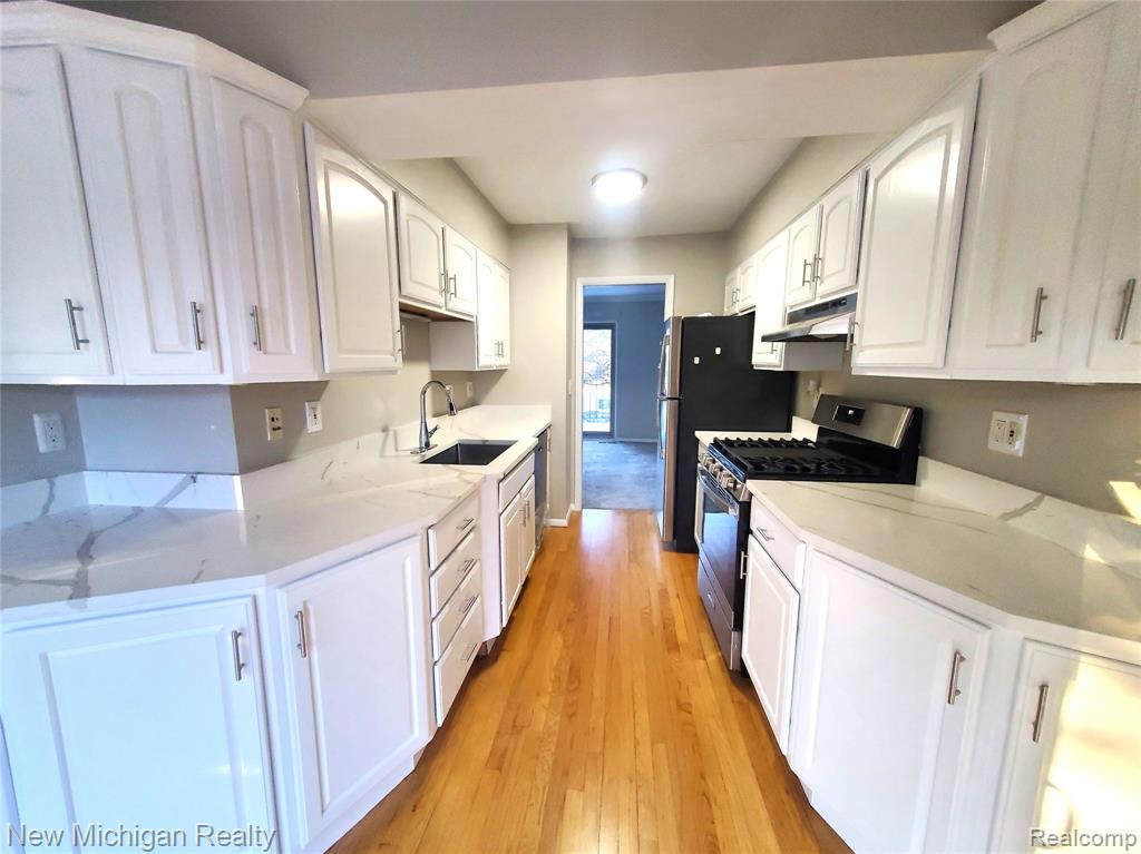 673 Oakbrook West Rochester Hills, MI 48307 - Photo 6 of 36 Gallery Image 6