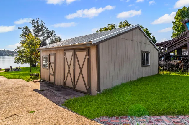 a view of a back yard of the house