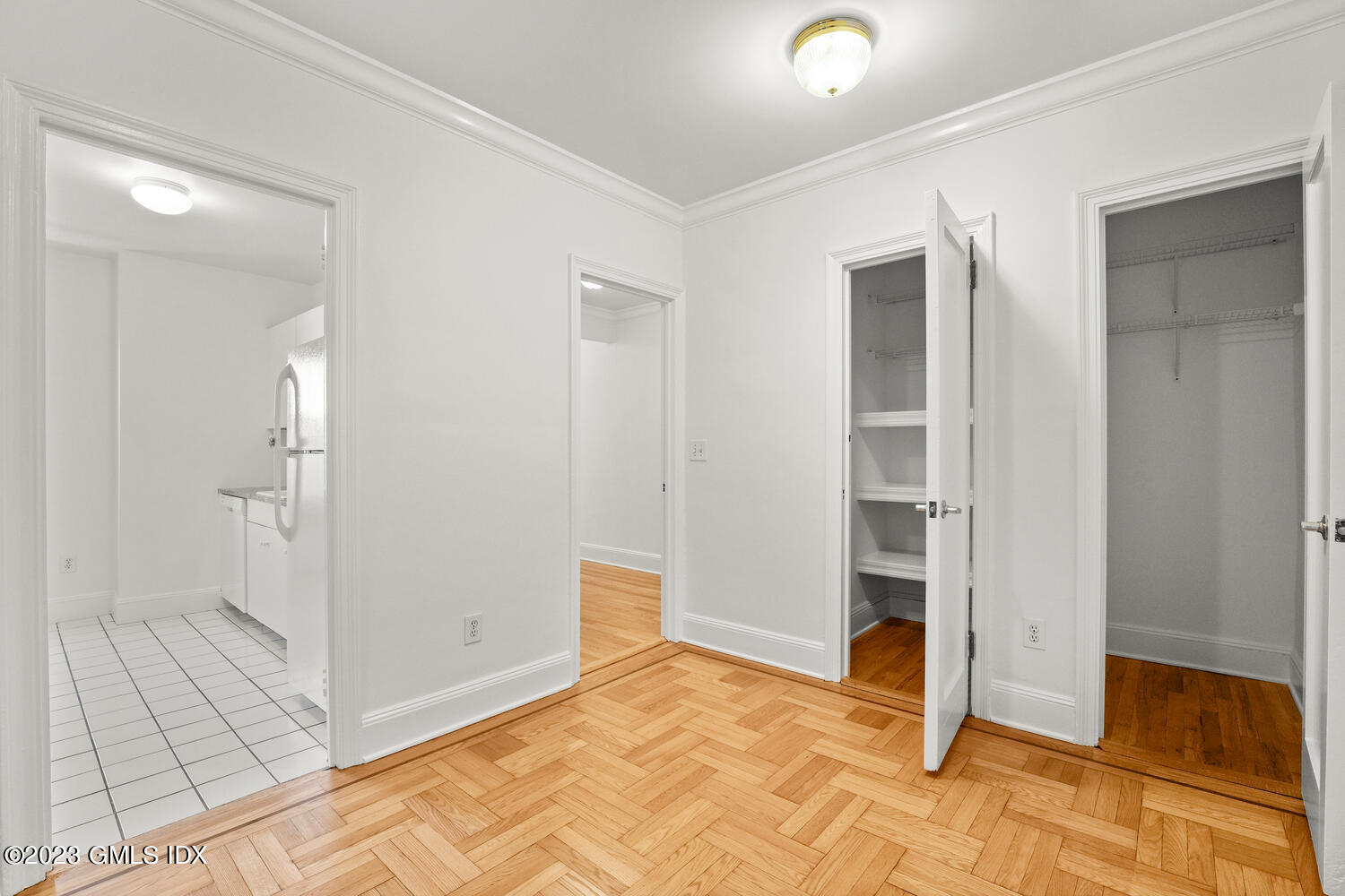 25 West Elm Street, Unit 43 Greenwich, CT 06830 - Photo 4 of 15 25 W Elm St Apt 43 Greenwich-large-005-0