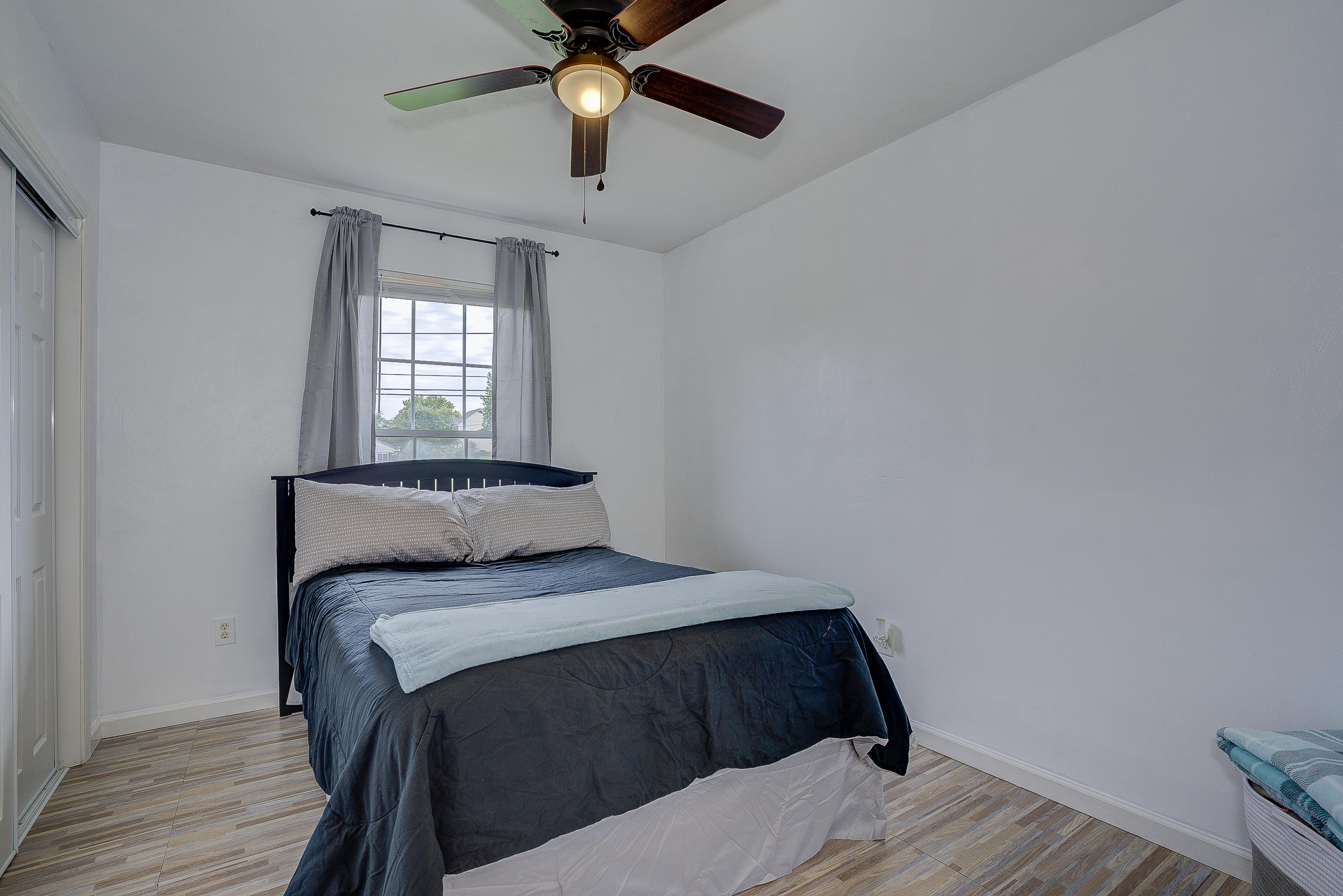 4410 Cove Road Roanoke, VA 24017 - Photo 18 of 32 a bedroom with a bed and a window