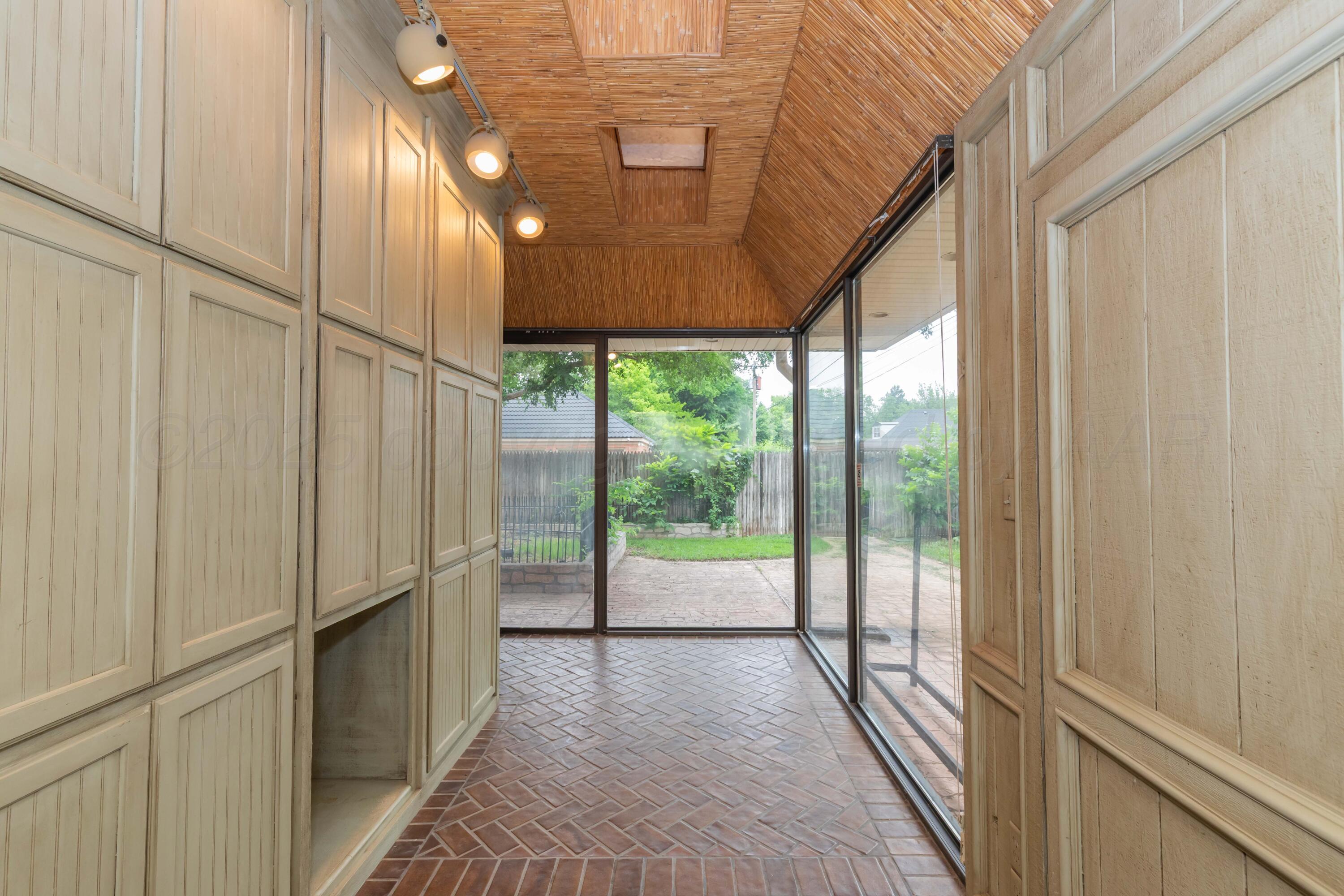 4102 Paramount Boulevard Amarillo, TX 79109 - Photo 36 of 73 SUNROOM VIEW 7