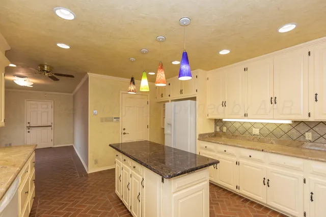 $517,500 | 4102 Paramount Boulevard, Amarillo, TX 79109