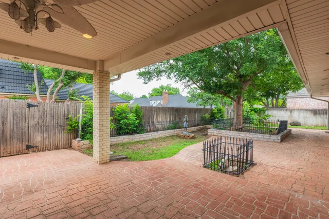 a porch with seating space and outdoor space