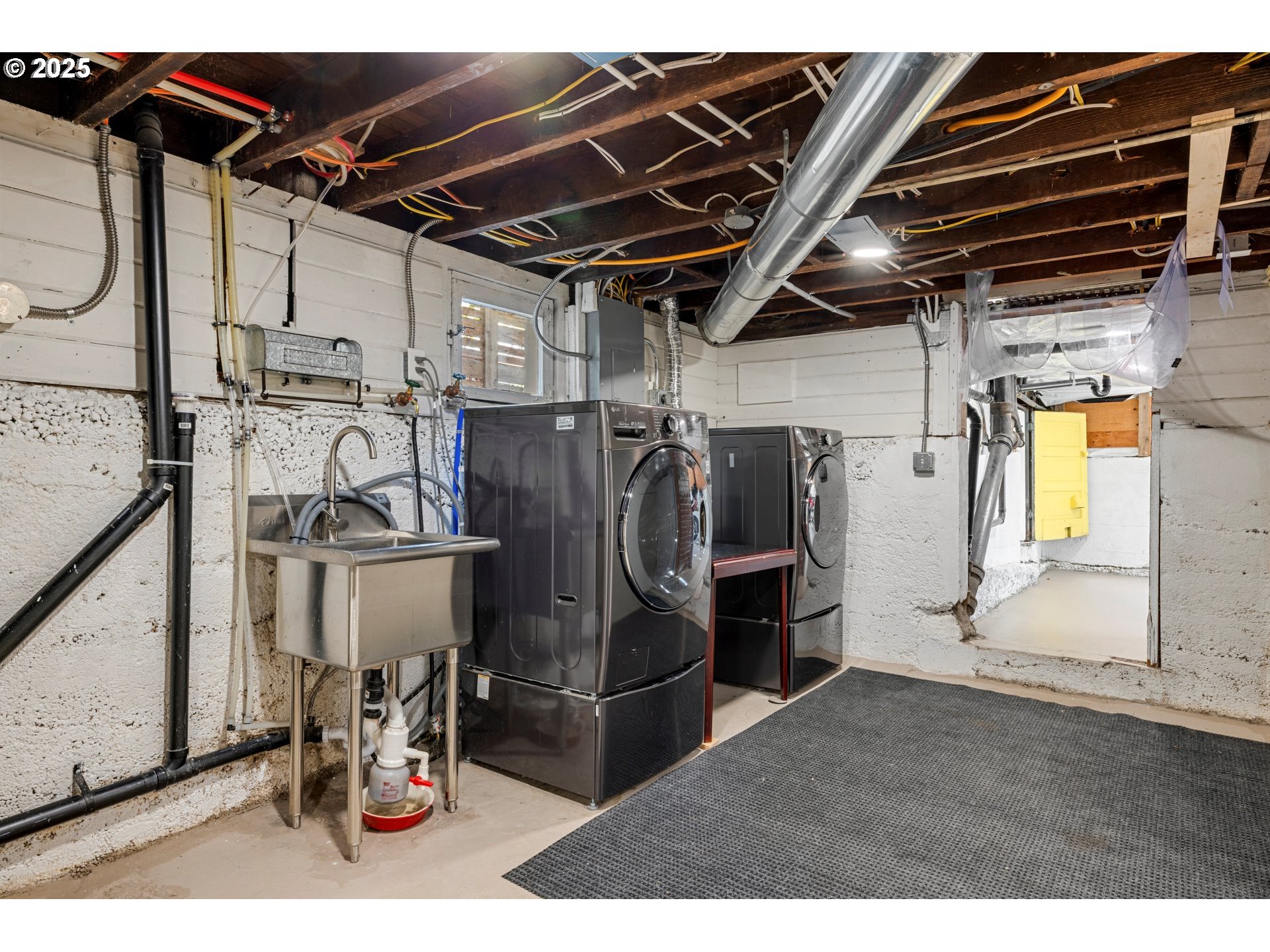 3312 South Corbett Avenue Portland, OR 97239 - Photo 38 of 48 a view of a storage room