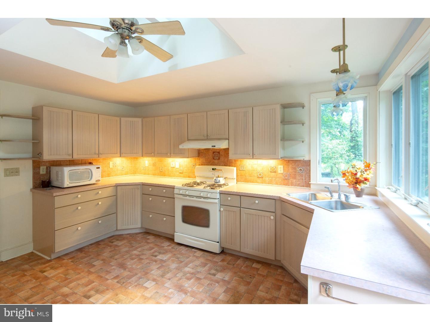 9 Wilburtha Road Ewing, NJ 08628 - Photo 7 of 15 Gallery Image 7