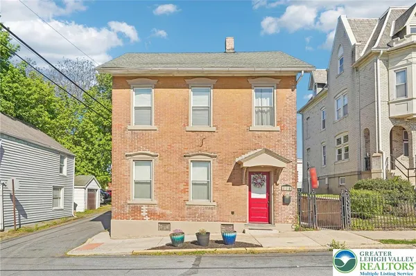 $282,000 | 118 West Union Street, Catasauqua, PA 18032