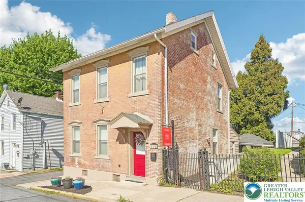 $282,000 | 118 West Union Street, Catasauqua, PA 18032