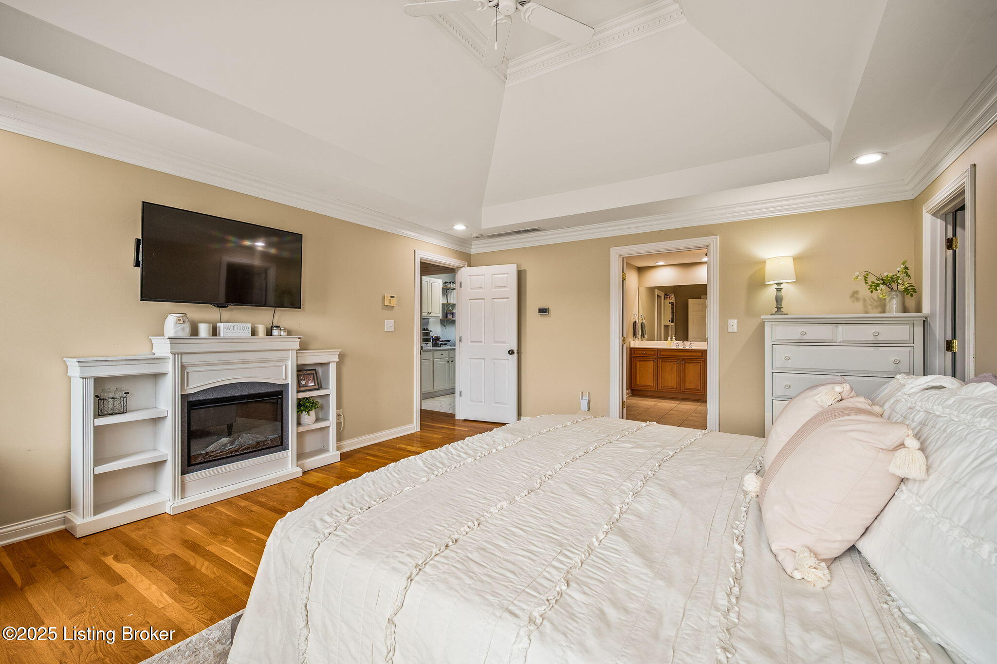 12803 Ridgemoor Drive Prospect, KY 40059 - Photo 26 of 62 Primary Bedroom
