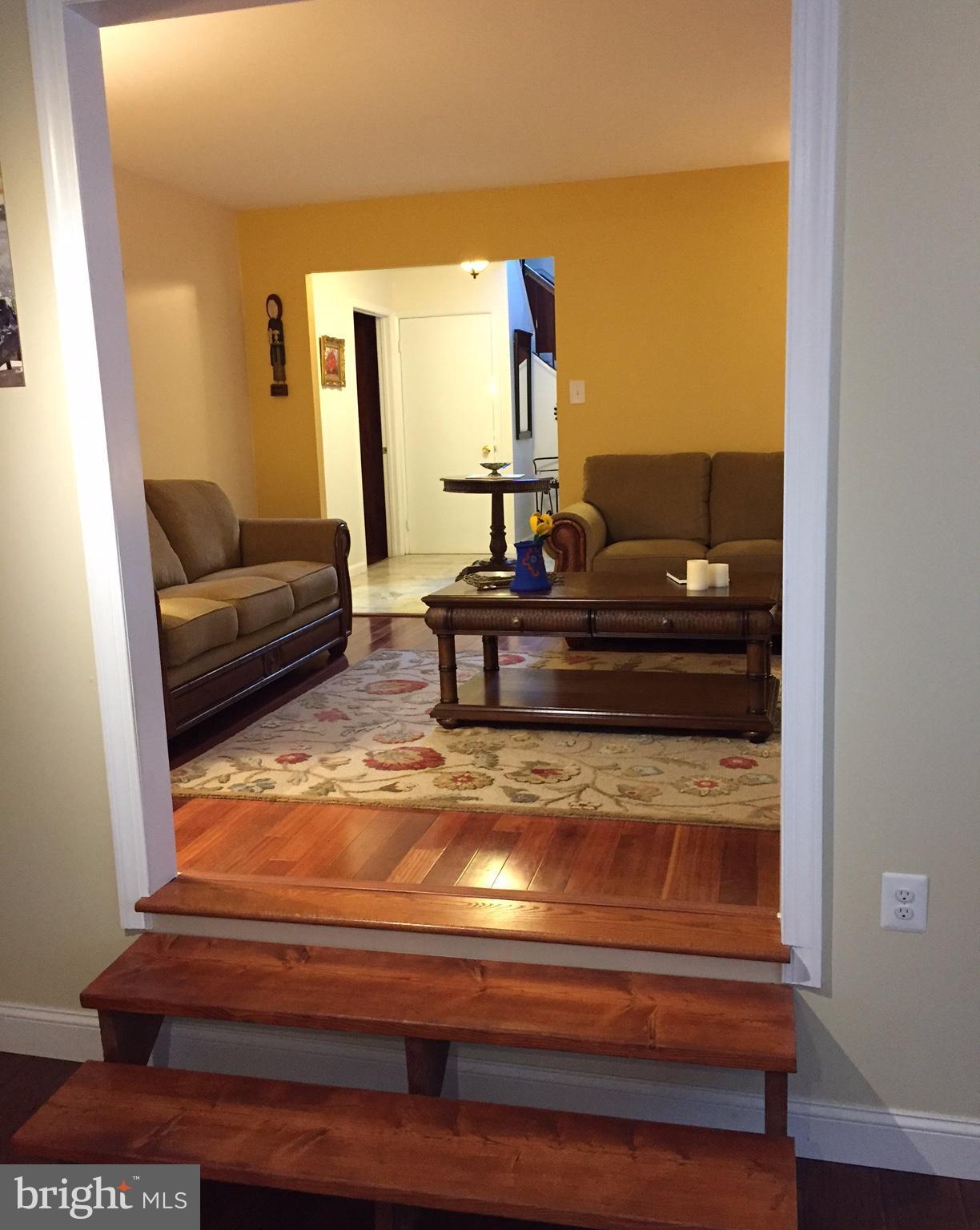 23604 Rolling Fork Way Gaithersburg, MD 20882 - Photo 17 of 27 Living Room
