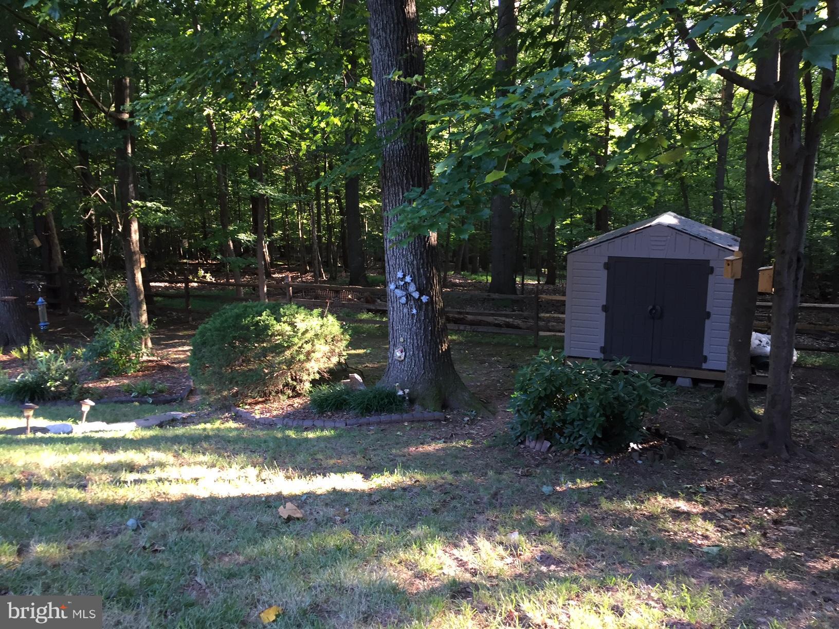 23604 Rolling Fork Way Gaithersburg, MD 20882 - Photo 9 of 27 Shed