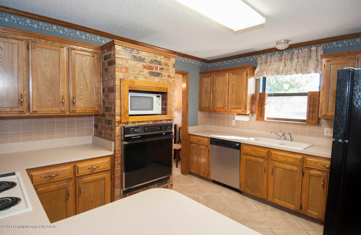 7301 Old Kent Road Amarillo, TX 79109 - Photo 12 of 33 KITCHEN VIEW 3