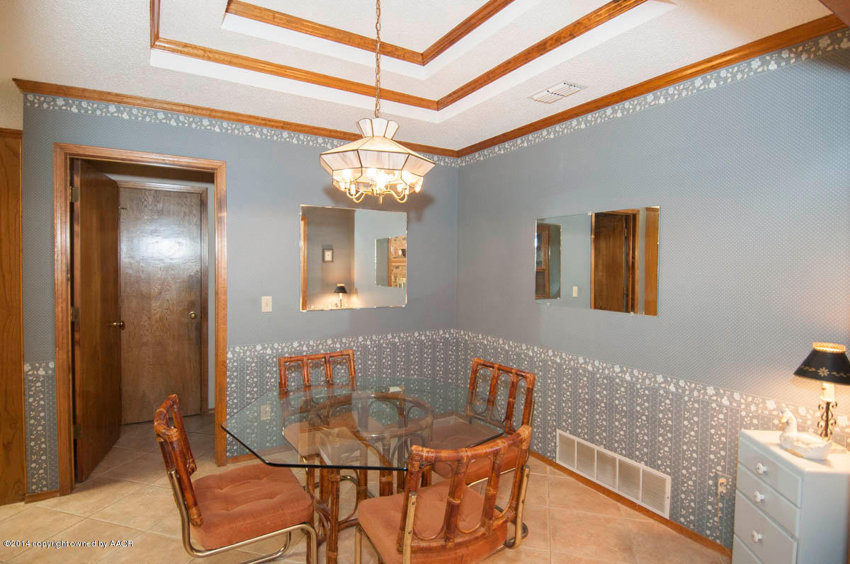 7301 Old Kent Road Amarillo, TX 79109 - Photo 14 of 33 BREAKFAST NOOK VIEW 2