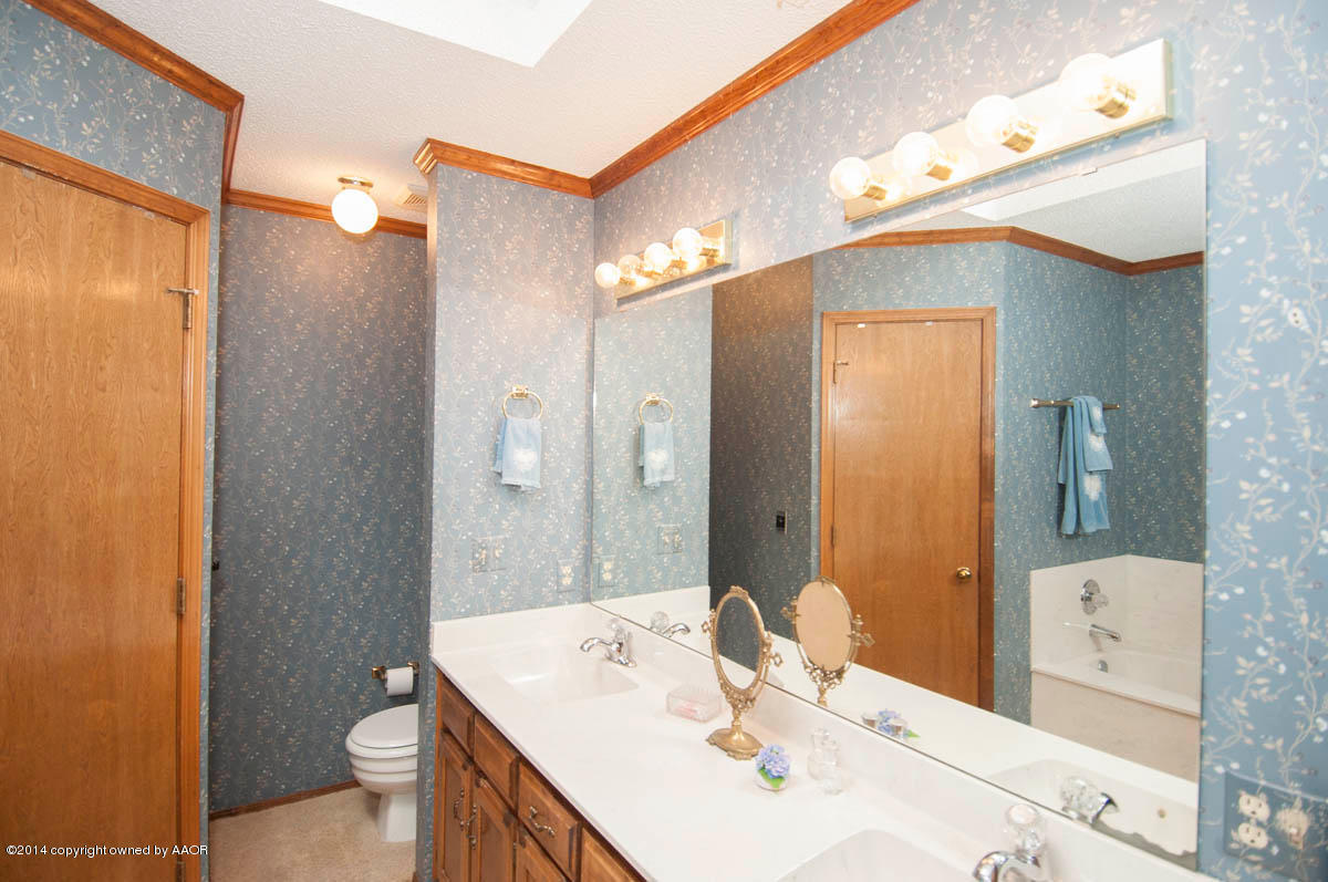 7301 Old Kent Road Amarillo, TX 79109 - Photo 20 of 33 MASTER BATH VIEW 2