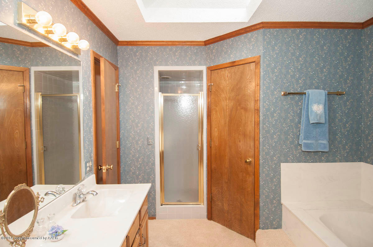 7301 Old Kent Road Amarillo, TX 79109 - Photo 21 of 33 MASTER BATH VIEW 3