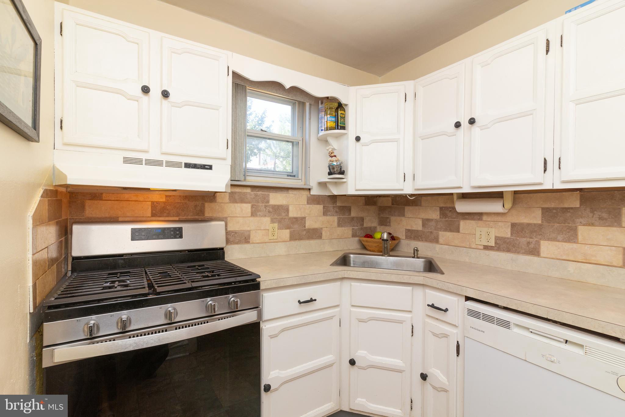 1116 Harding Drive Havertown, PA 19083 - Photo 17 of 31