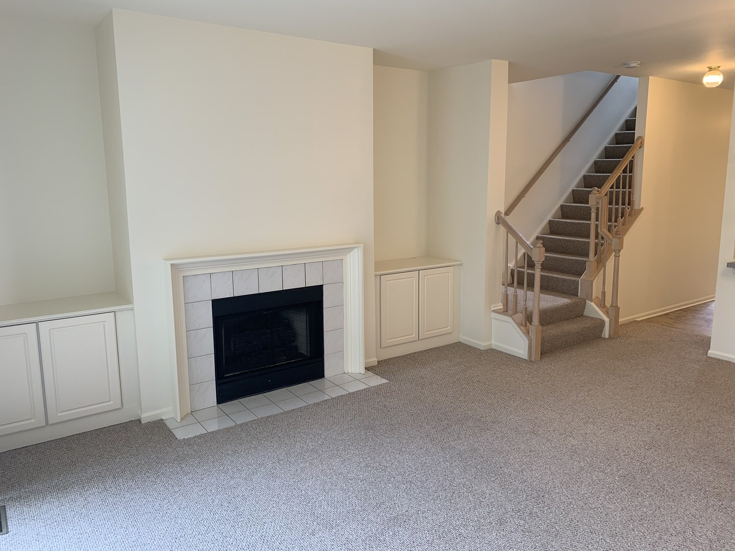 17888 Braewick Road Gurnee, IL 60031 - Photo 14 of 16 a view of a livingroom with a fireplace