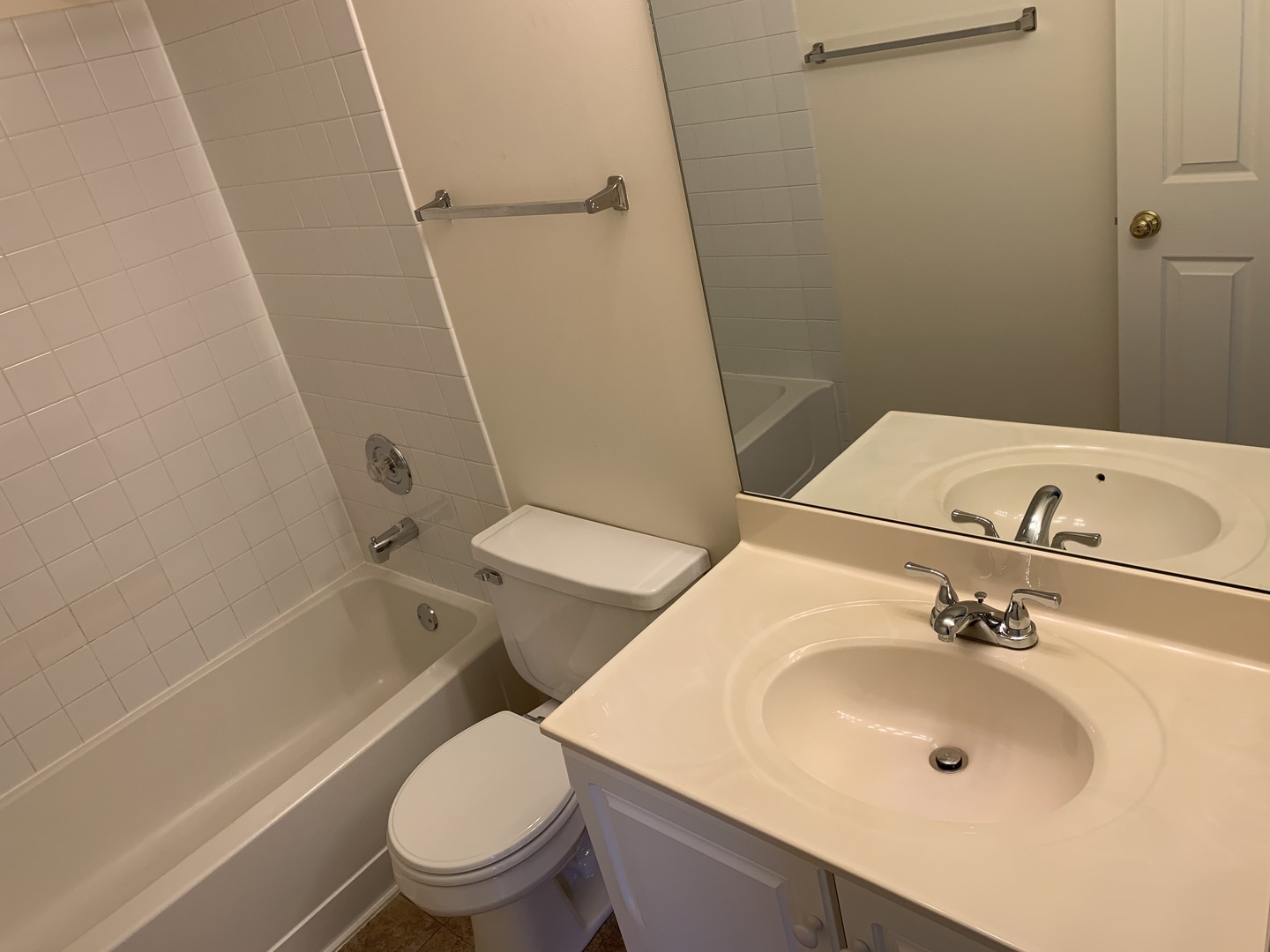 17888 Braewick Road Gurnee, IL 60031 - Photo 5 of 16 a bathroom with a sink toilet and shower