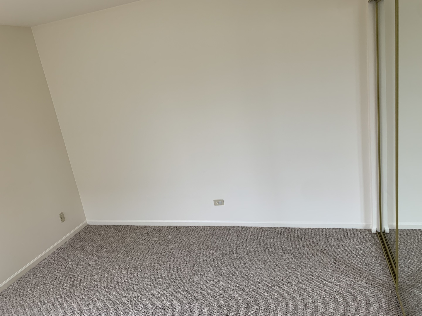 17888 Braewick Road Gurnee, IL 60031 - Photo 8 of 16 a view of an empty room
