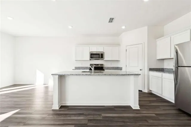 $2,300 | 94 Rowlett Place, Winder, GA 30680