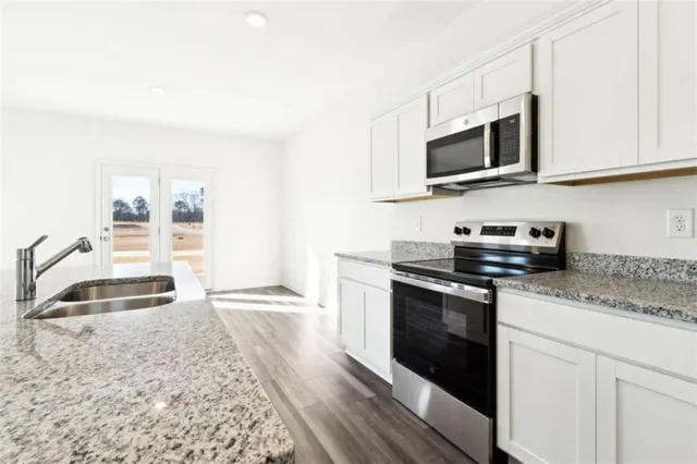 $2,300 | 94 Rowlett Place, Winder, GA 30680