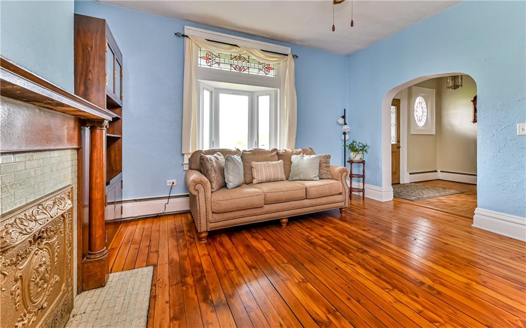1132 Middle Road Glenshaw, PA 15116 - Photo 8 of 25 Gallery Image 8