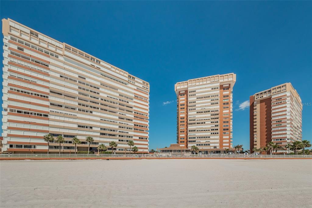 17940 Gulf Boulevard, Unit 7B Redington Shores, FL 33708 - Photo 49 of 58 a view of a large building