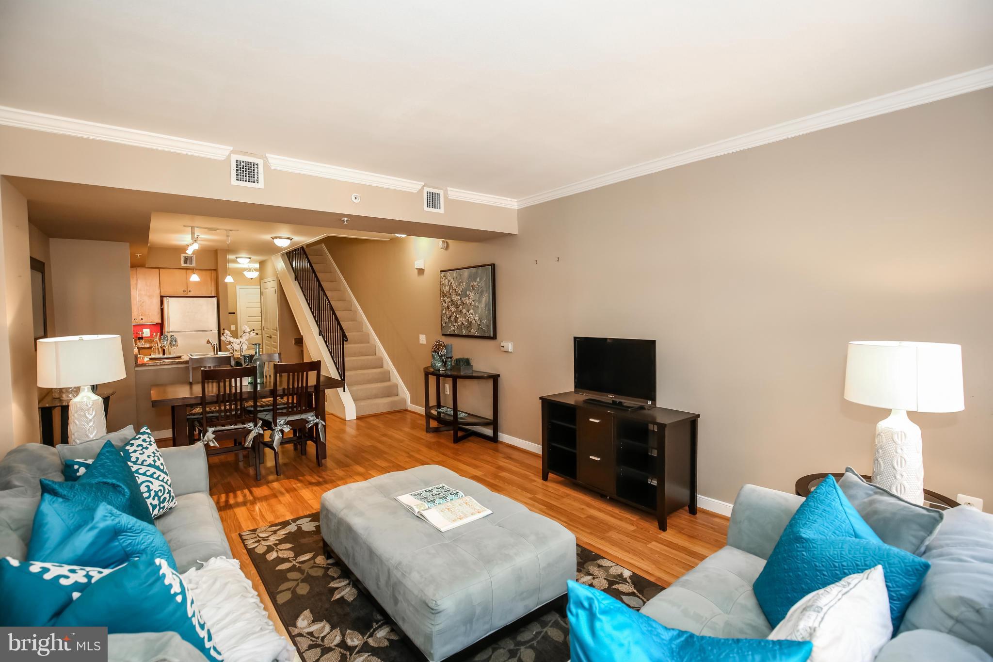 616 E Street Northwest, Unit 855 Washington, DC 20004 - Photo 5 of 19 Living Room