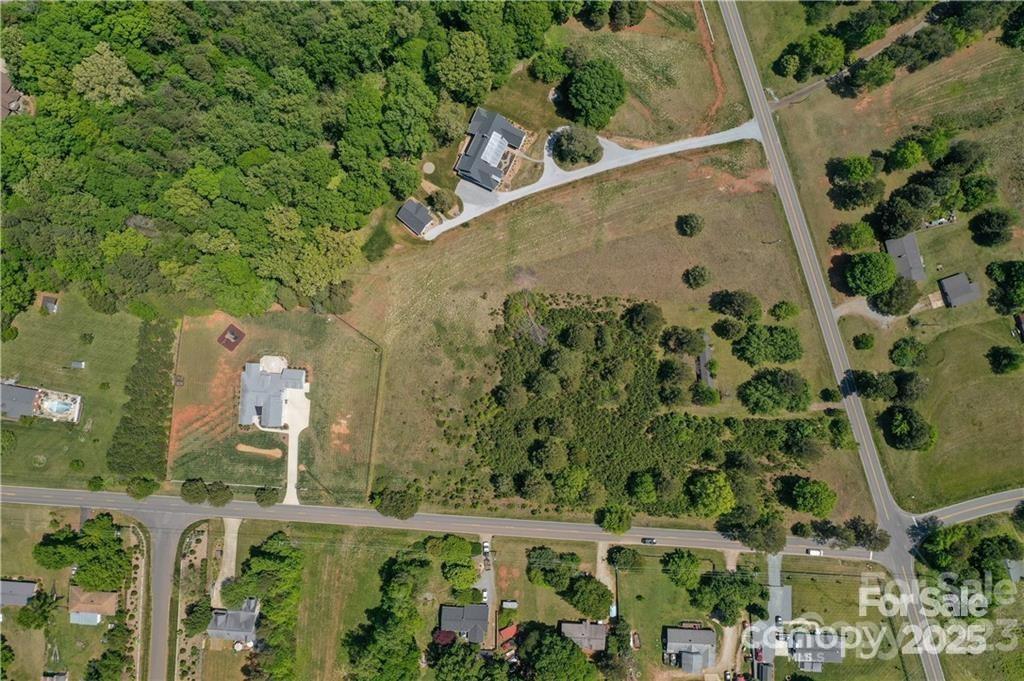 15615 East Rocky River Road Davidson, NC 28036 - Photo 6 of 6 an outdoor view of garden