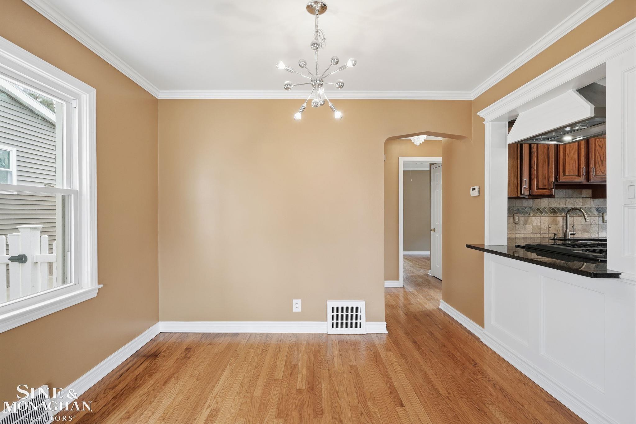 1641 Hampton Road Grosse Pointe Woods, MI 48236 - Photo 11 of 70
