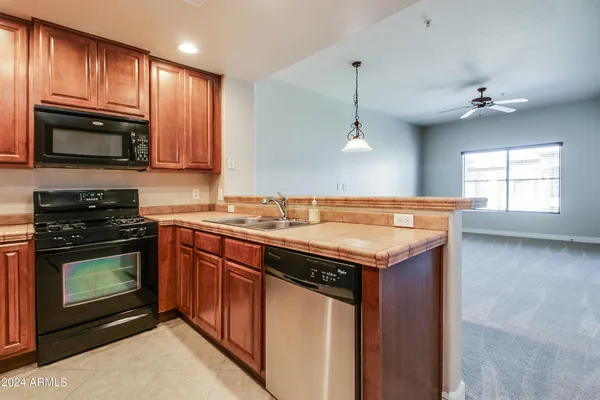 $1,800 | 5450 East Deer Valley Drive, Unit 4004, Phoenix, AZ 85054