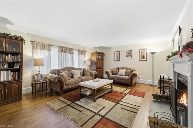 $295,000 | 422 Woodsway Drive, Lexington, NC 27292