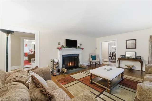 $295,000 | 422 Woodsway Drive, Lexington, NC 27292