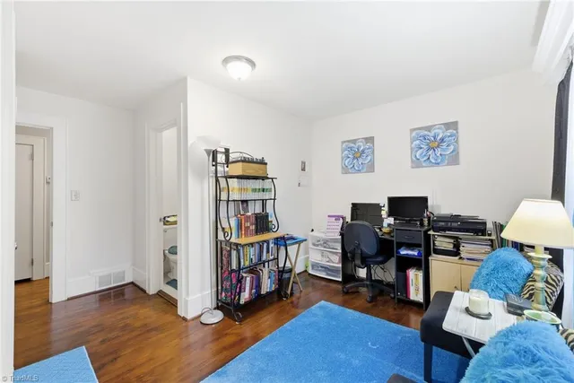 $295,000 | 422 Woodsway Drive, Lexington, NC 27292