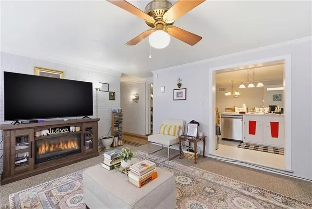 $295,000 | 422 Woodsway Drive, Lexington, NC 27292