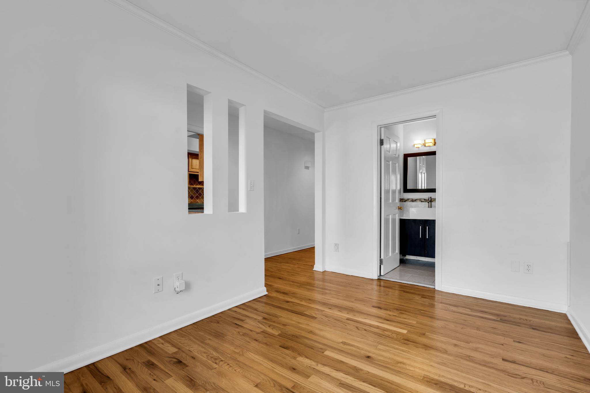 32 Gordon Way Princeton, NJ 08540 - Photo 11 of 35 First floor office/den