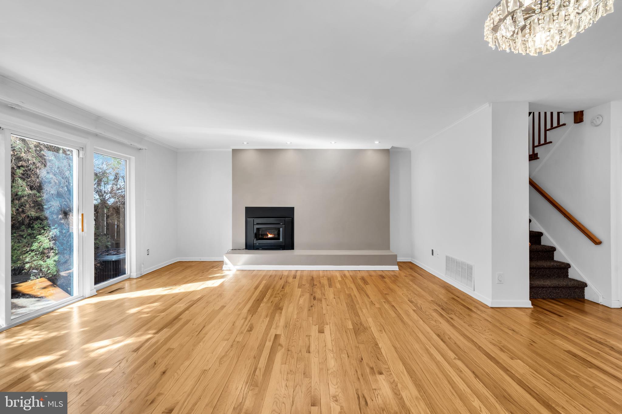 32 Gordon Way Princeton, NJ 08540 - Photo 6 of 35 Living Room