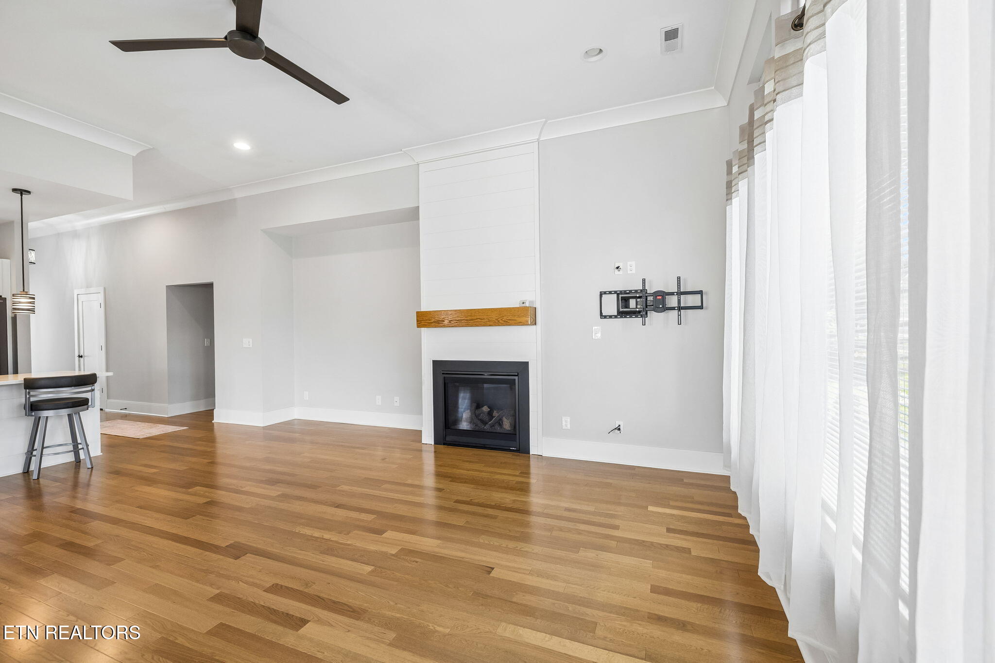 1947 Cochran Road Maryville, TN 37803 - Photo 16 of 47 Spacious living room
