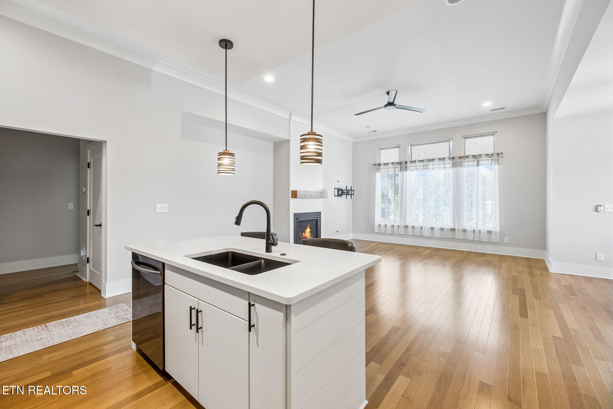 1947 Cochran Road Maryville, TN 37803 - Photo 19 of 47 Kitchen Island
