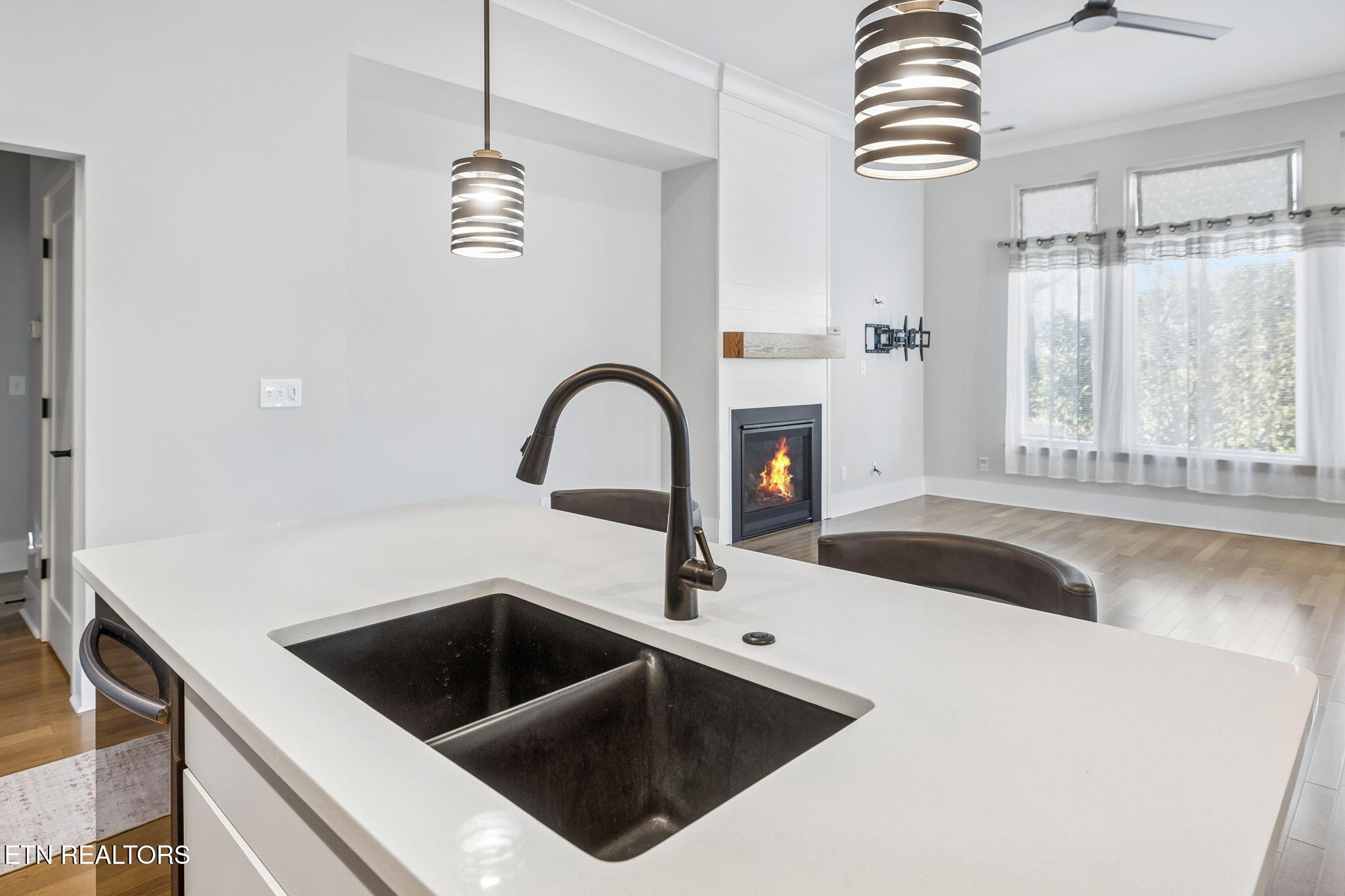 1947 Cochran Road Maryville, TN 37803 - Photo 21 of 47 View into Living Room