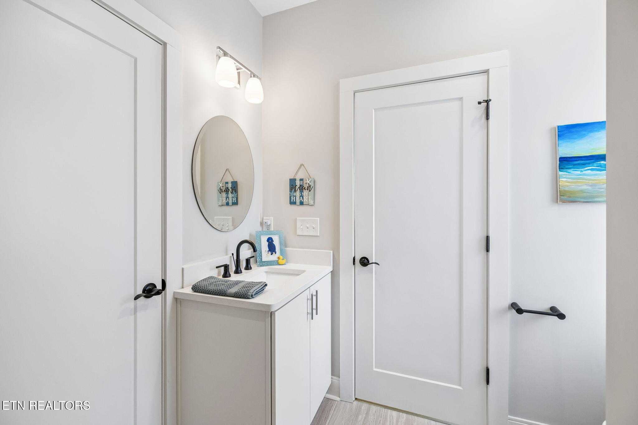 1947 Cochran Road Maryville, TN 37803 - Photo 36 of 47 Guest Bath