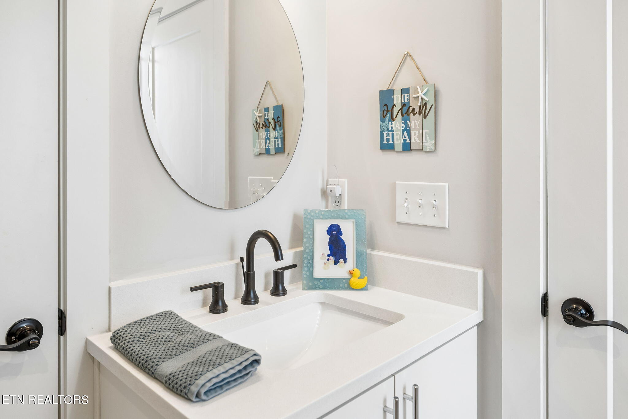 1947 Cochran Road Maryville, TN 37803 - Photo 37 of 47 Guest Bath room