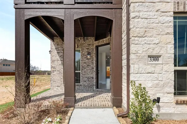 $634,990 | 3300 Emerald Trace Drive, Denton, TX 76226